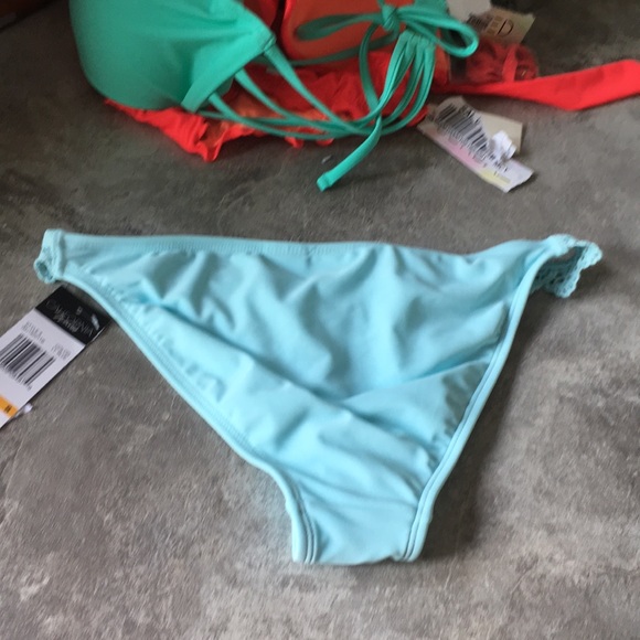 [California Waves] NEW Lace Crochet Light Blue NWT - Picture 7 of 8